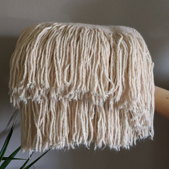 URBAN OUTFITTERS Oversized Wool Scarf in Blush - Picture 2 of 4